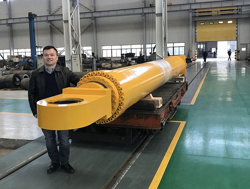 Морской цилиндр одно- и двустороннего действия для судового крана